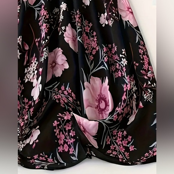NEW Women’s Plus Size Floral Print Cold Shoulder Dress - Picture 4 of 4